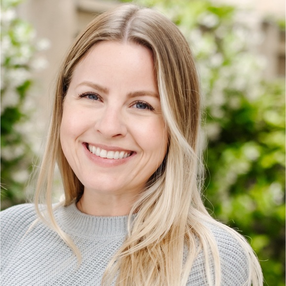 Meet your Posher, Jennifer - Picture 1 of 1